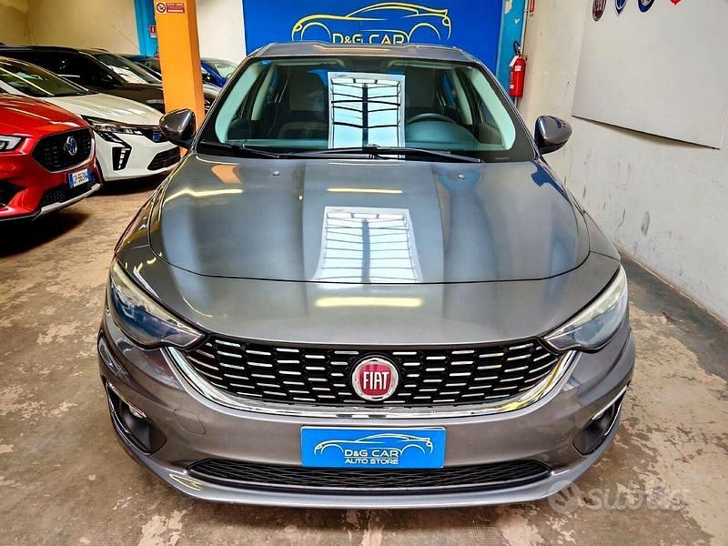 Usata Fiat Tipo Lounge 120 CV (88 kW) 2017 Grigio Berlina