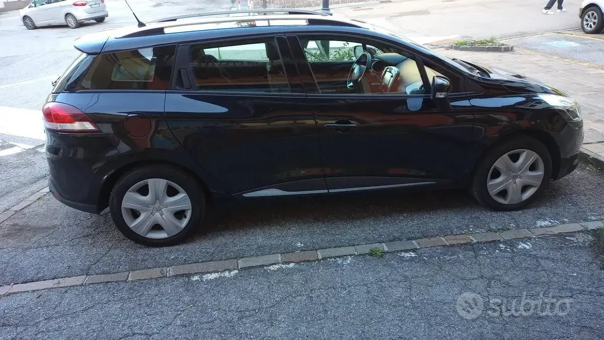 Usata Renault Clio 90 CV (66 kW) 2017 Nero Station wagon