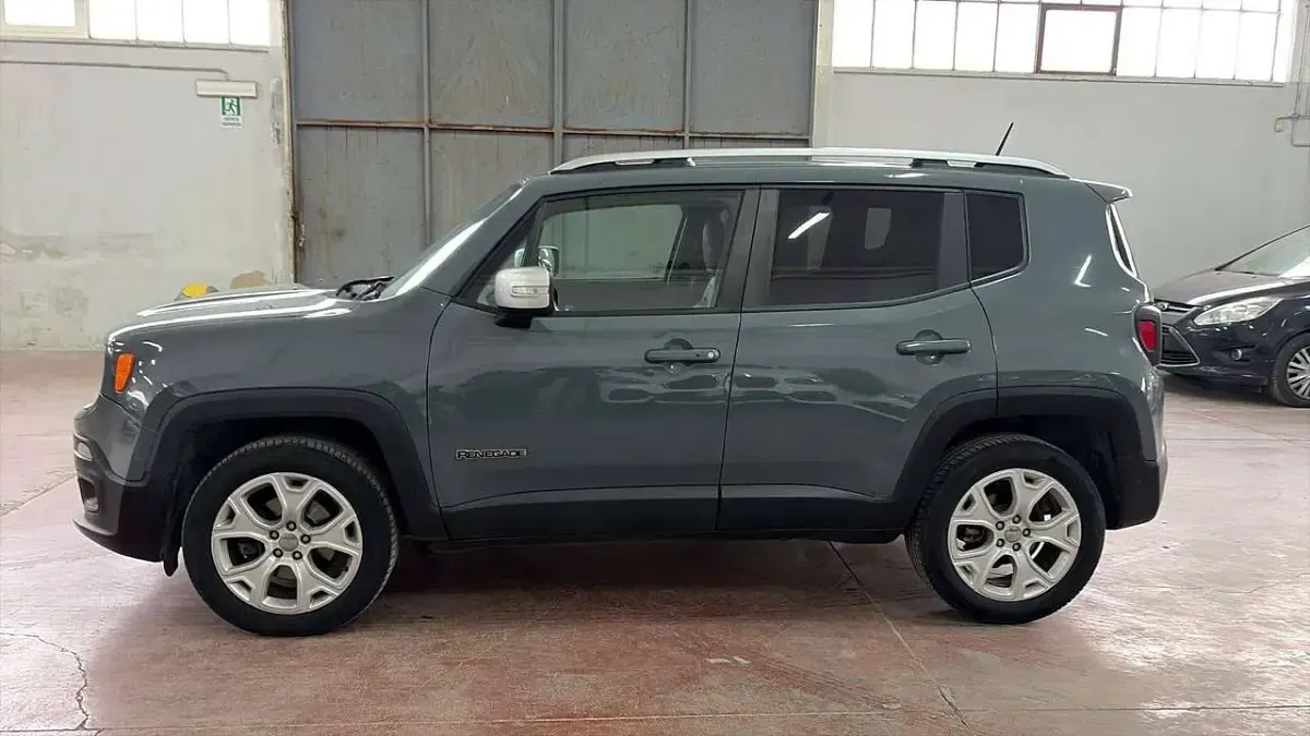 Usata Jeep Renegade Limited 140 CV (102 kW) 2016 Grigio SUV