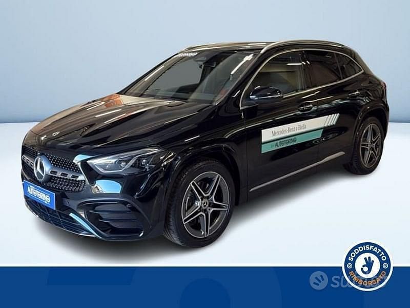 Nero Nuova 2025 Mercedes GLA200 Advanced Plus SUV | 48.650 € (Cara) - Immagine 1/3