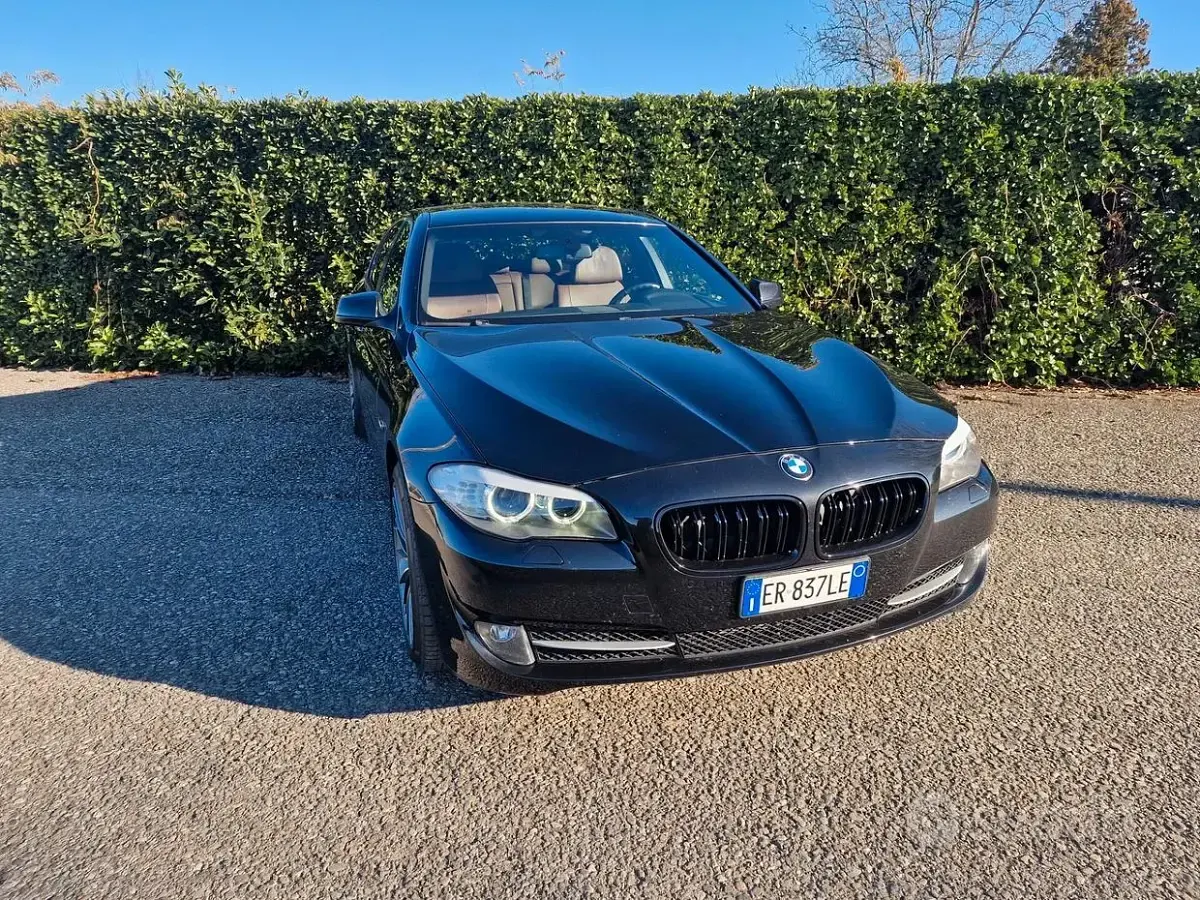 Usata BMW 530 258 CV (189 kW) 2013 Nero Berlina