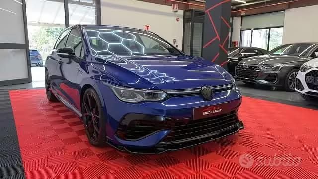 Usata VW Golf VIII R 333 CV (244 kW) 2023 Blu Berlina