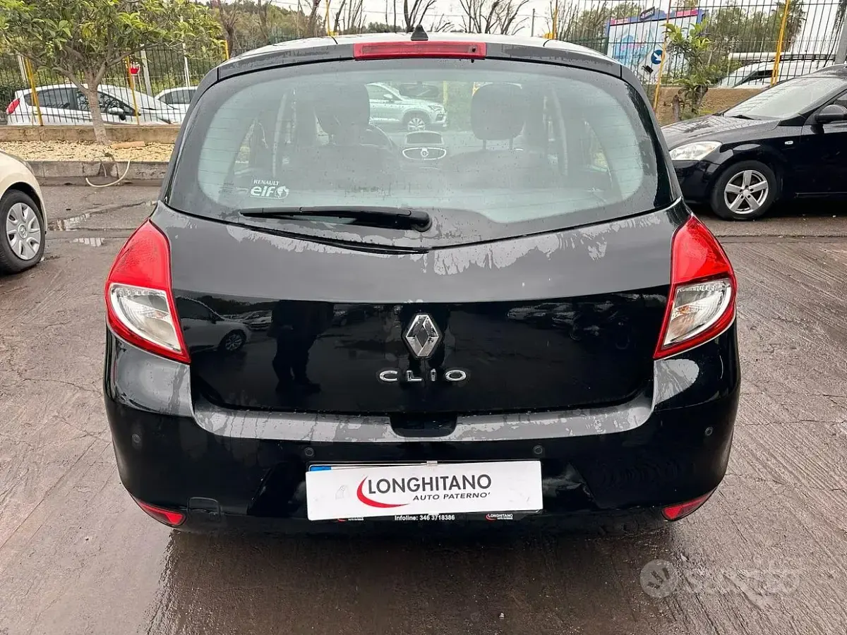 Usata Renault Clio 75 CV (55 kW) 2012 Nero Utilitaria