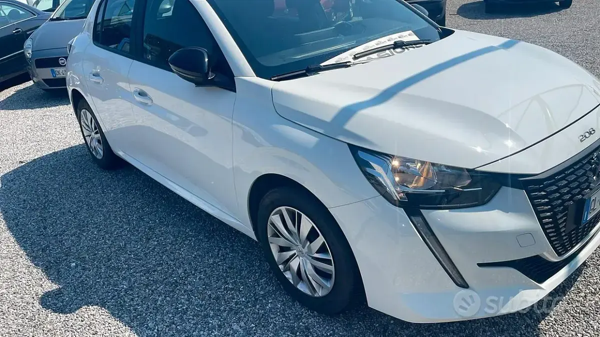 Usata Peugeot 208 Active 102 CV (75 kW) 2022 Bianco Utilitaria