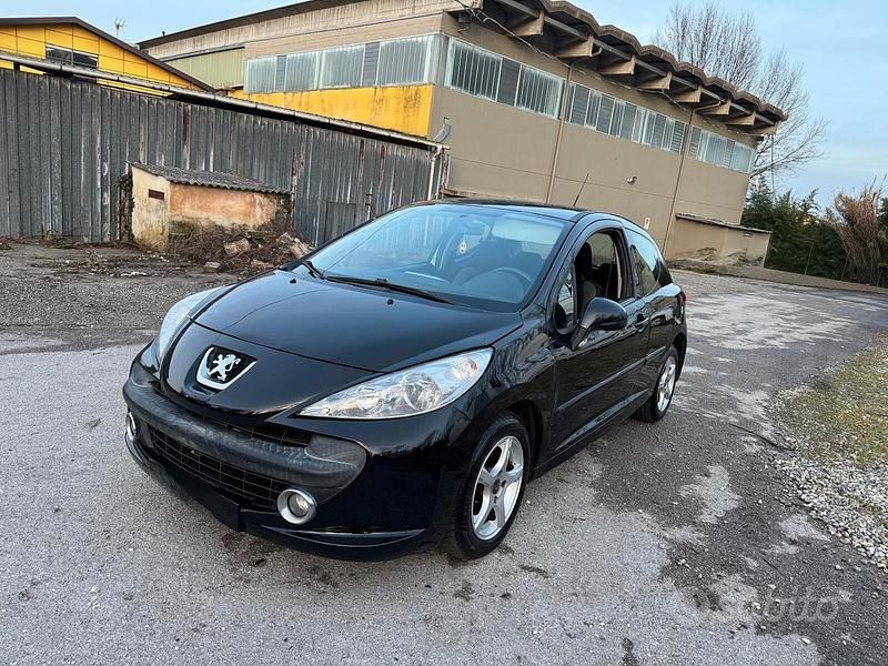 Usata Peugeot 207 70 CV (51 kW) 2008 Nero Berlina