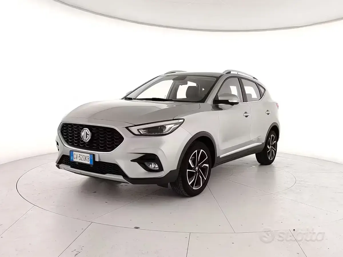 Usata MG ZS Luxury 106 CV (77 kW) 2024 Grigio SUV