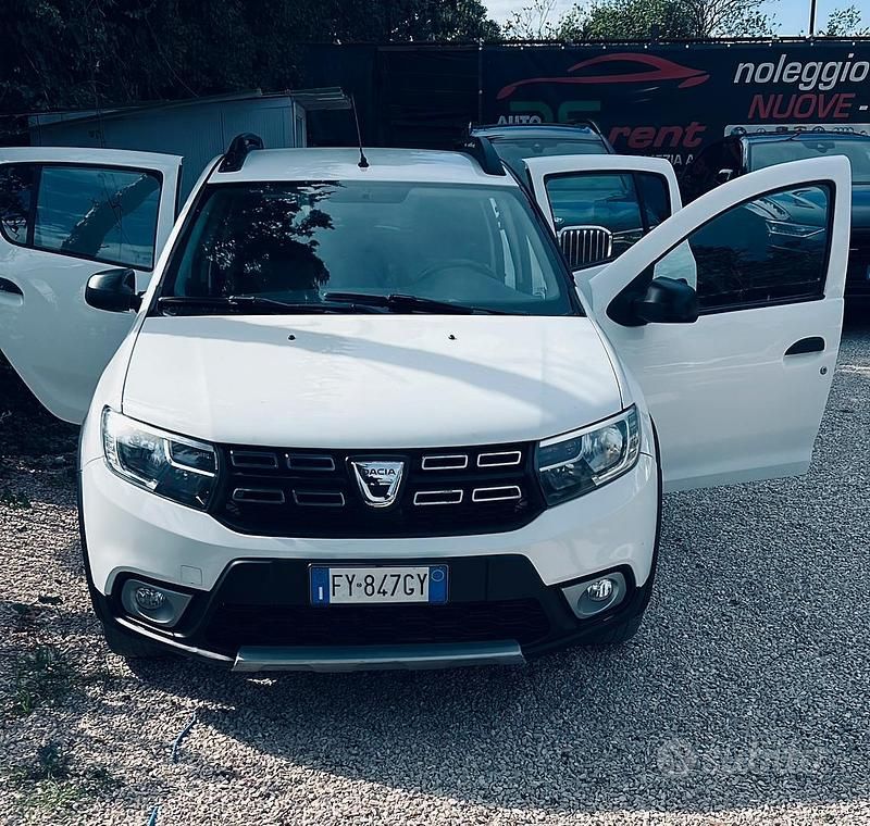 Bianco Usata 2019 Dacia Sandero Stepway Due volumi | 6700 € (Ottimo prezzo) - Immagine 1/4
