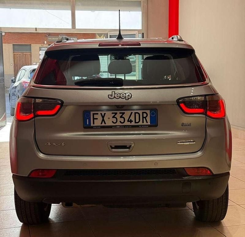 Käytetty Jeep Compass Limited 140 HP (102 kW) 2019 Hopea Katumaasturi