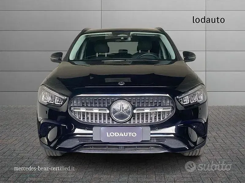 Usata Mercedes GLA200 150 CV (110 kW) 2025 Nero SUV