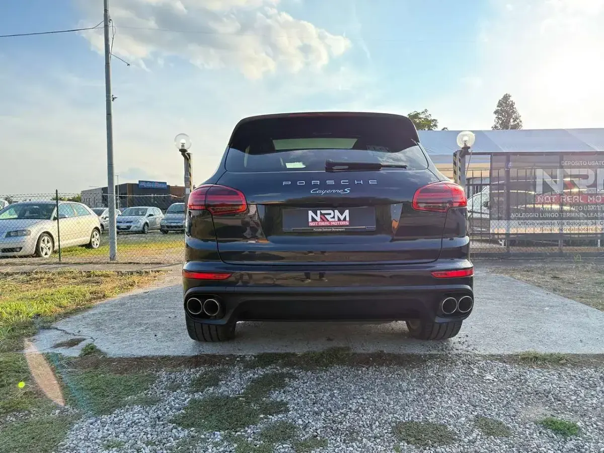 Usata Porsche Cayenne 385 CV (283 kW) 2015 Blu notte SUV