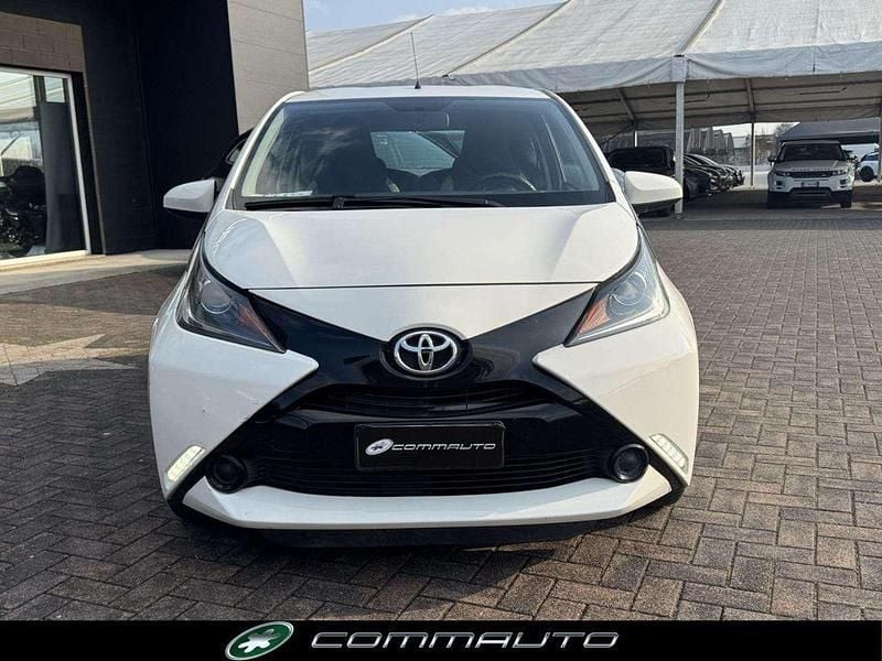 Usata Toyota Aygo X-clusiv 69 CV (50 kW) 2014 Bianco Utilitaria