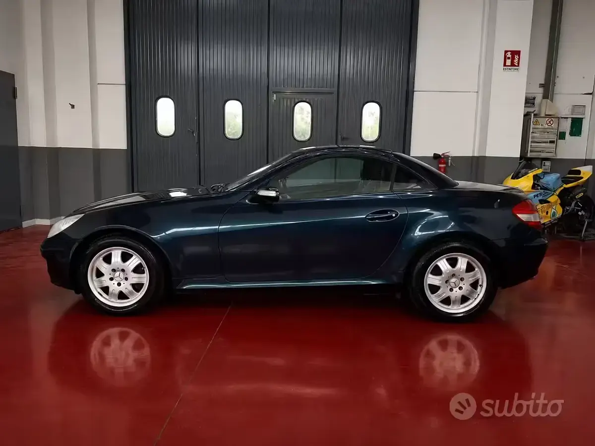 Usata Mercedes SLK200 163 CV (119 kW) 2007 Bluazzurro Cabrio