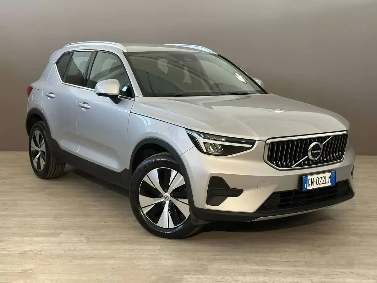 Usata Volvo XC40 129 CV (94 kW) 2023 Grigio SUV