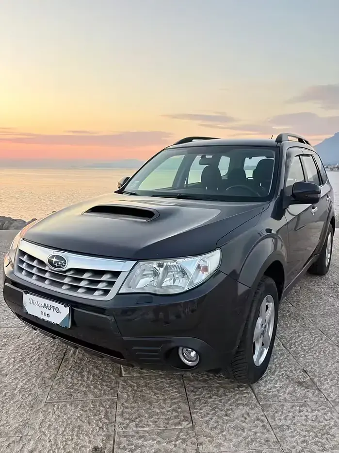 Usata Subaru Forester Comfort 147 CV (108 kW) 2011 Grigio SUV