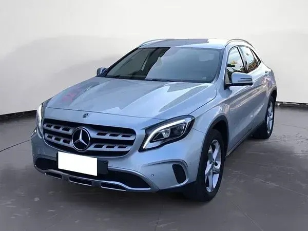 Usata Mercedes GLA200 136 CV (100 kW) 2019 SUV