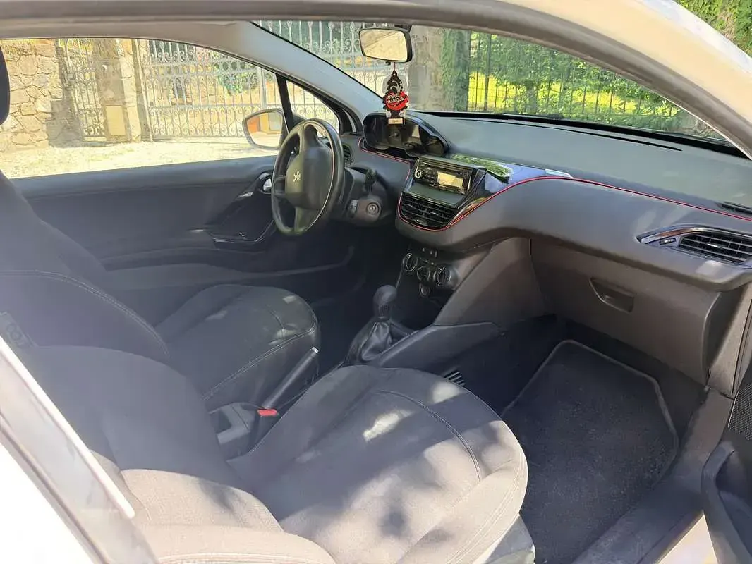 Usata Peugeot 208 Access 68 CV (50 kW) 2013 Utilitaria