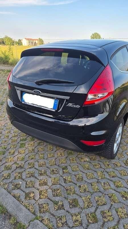 Usata Ford Fiesta Titanium 82 CV (60 kW) 2013 Nero Berlina