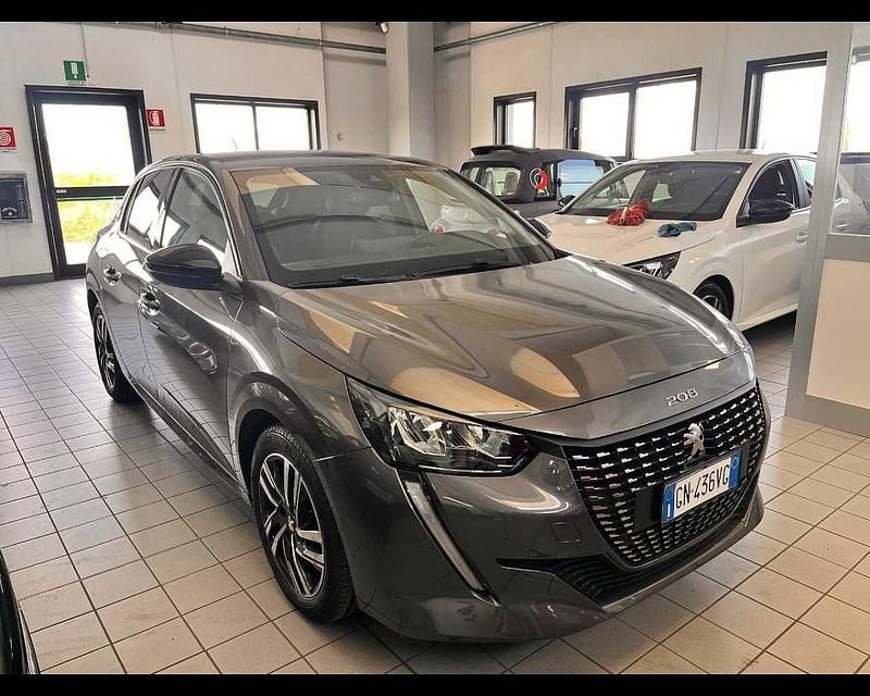 Usata Peugeot 208 Allure 101 CV (74 kW) 2023 Grigio Utilitaria
