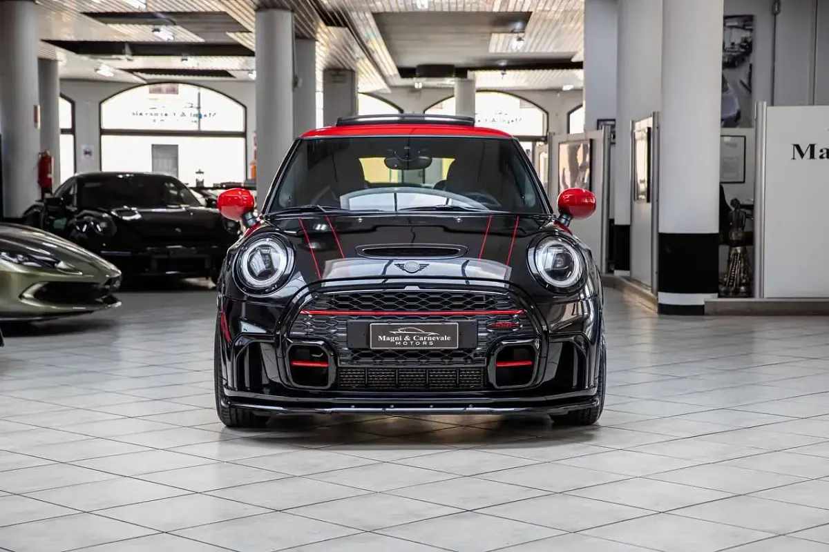Usata Mini John Cooper Works 231 CV (169 kW) 2023 Midnight black ii Utilitaria