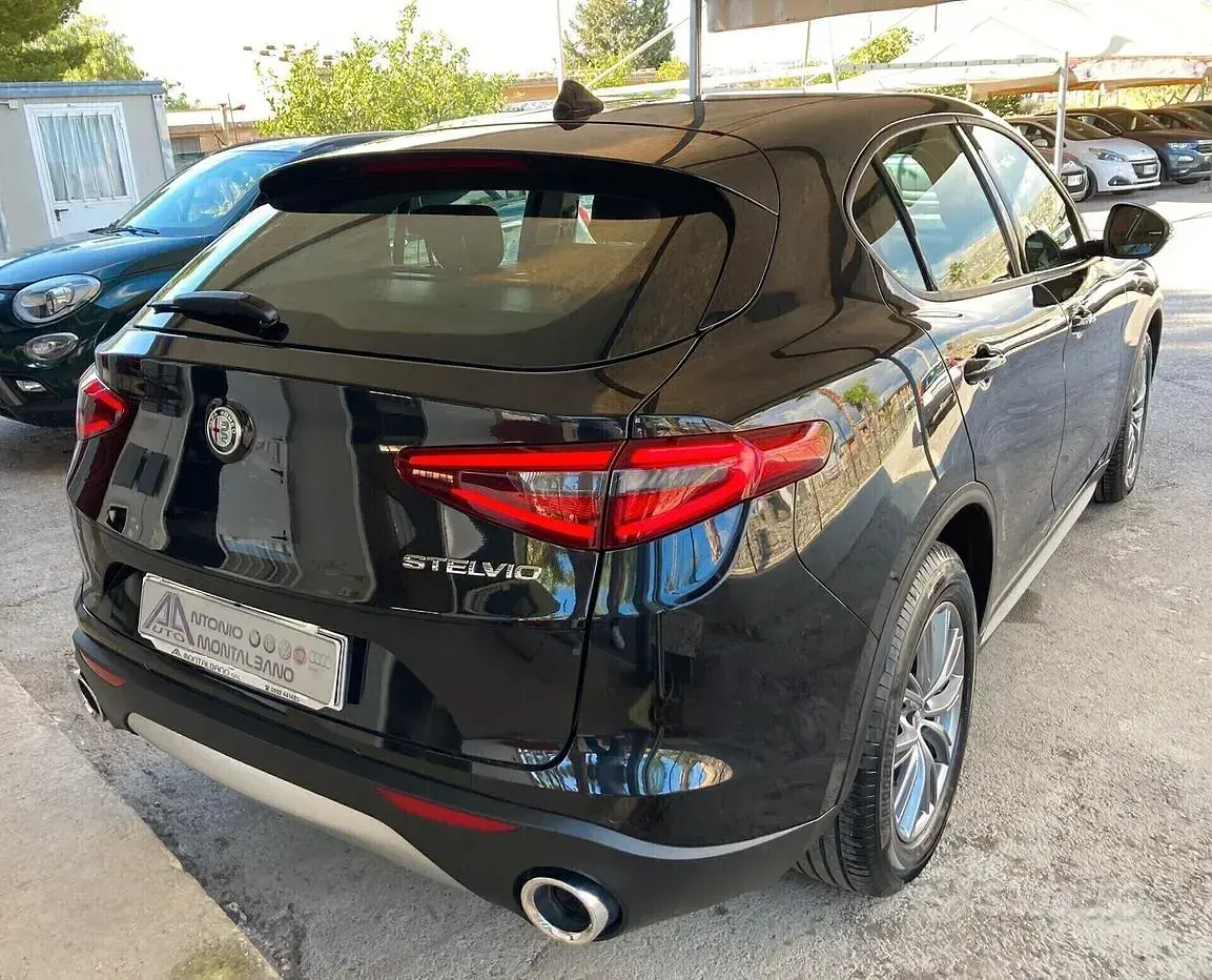Usata Alfa Romeo Stelvio 160 CV (117 kW) 2021 Nero SUV