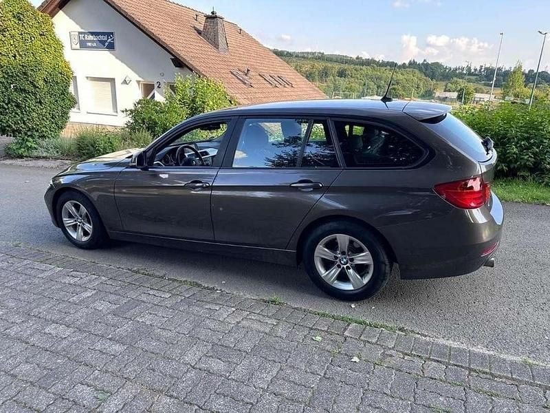 Usata BMW 318 Gran Turismo 143 CV (105 kW) 2013 Berlina