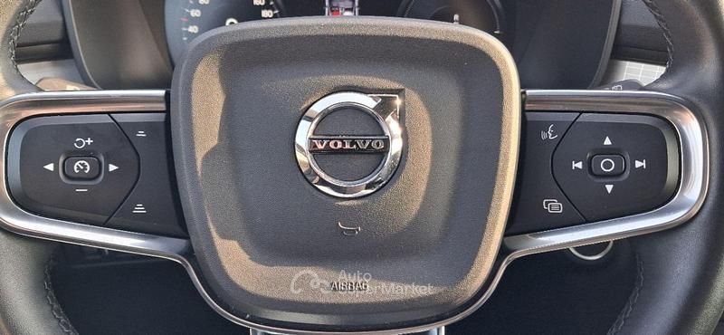 Usata Volvo XC40 Core 211 CV (155 kW) 2022 Nero SUV