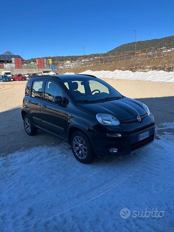 Usata Fiat Panda 4x4 S 95 CV (69 kW) 2017 Nero Utilitaria