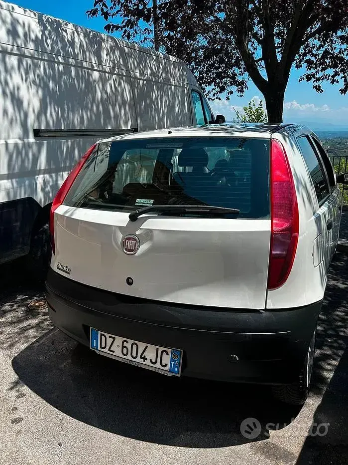 Usata Fiat Punto 60 CV (44 kW) 2009 Bluazzurro Utilitaria