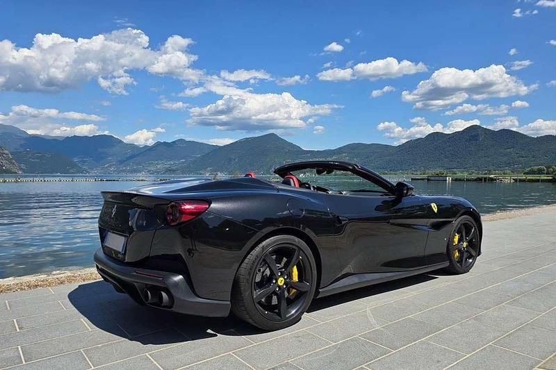 Usata Ferrari Portofino 600 CV (441 kW) 2019 Nero Cabrio