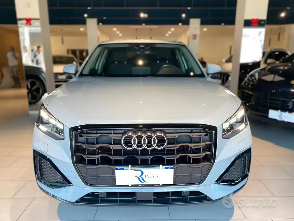 Usata Audi Q2 Ambiente 150 CV (110 kW) 2021 Grigio SUV