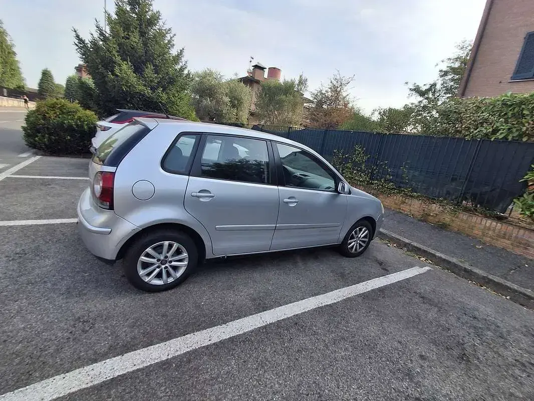 Usata VW Polo Comfortline 69 CV (50 kW) 2008 Argento Utilitaria