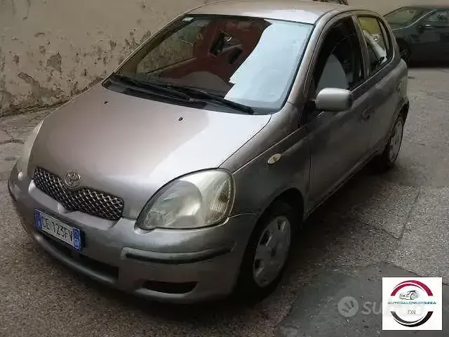 Usata Toyota Yaris Sol 65 CV (47 kW) 2003 Grigio Utilitaria