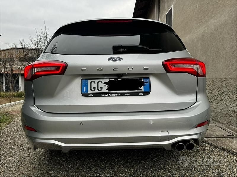 Usata Ford Focus ST-Line 120 CV (88 kW) 2021 Grigio Station wagon