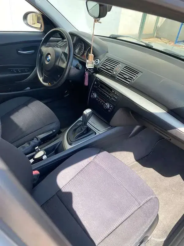 Usata BMW 118 143 CV (105 kW) 2009 Grigio Utilitaria