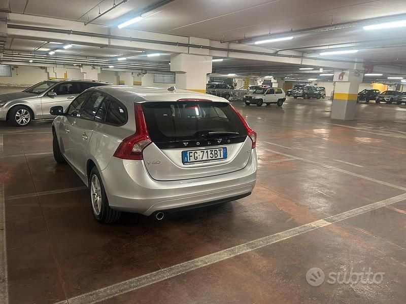 Usata Volvo V60 203 CV (149 kW) 2016 Grigio Station wagon