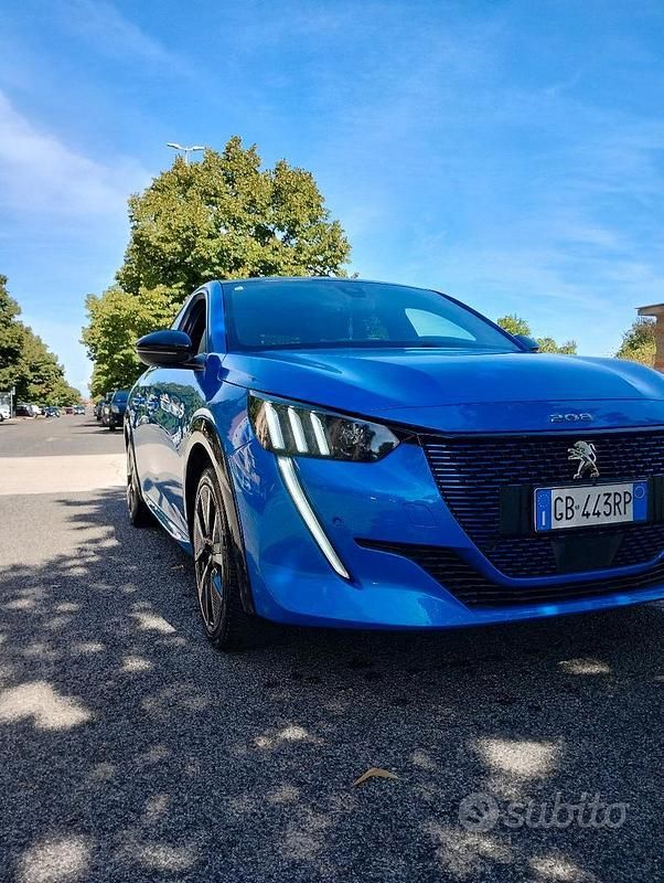 Usata Peugeot 208 GT-line 100 kW (136 CV) 2020 Blu Utilitaria