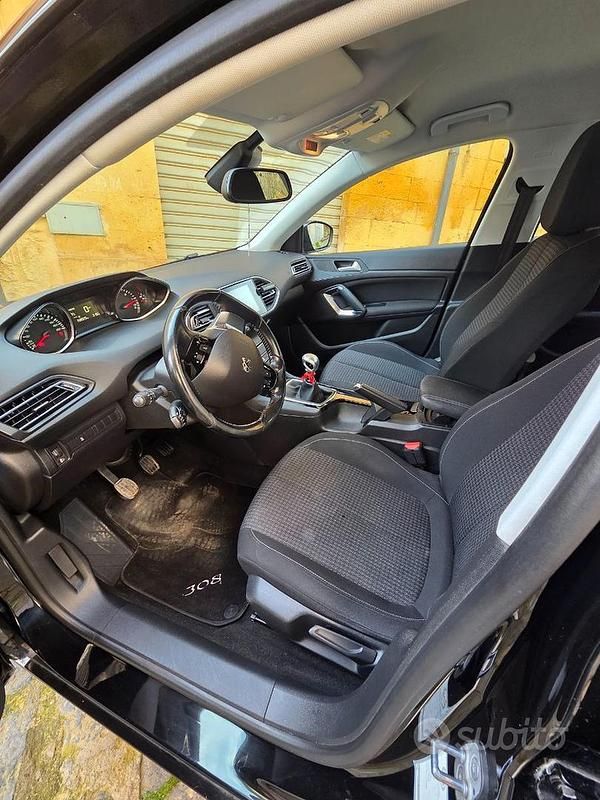 Usata Peugeot 308 Allure 130 CV (95 kW) 2019 Nero Berlina