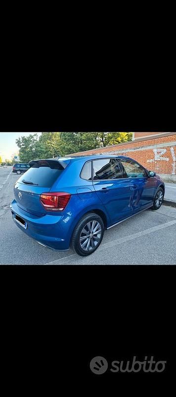 Usata VW Polo Highline 95 CV (69 kW) 2018 Blu/azzurro Utilitaria