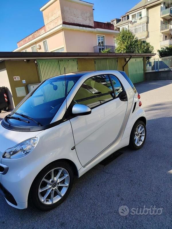 Usata Smart ForTwo Coupé 61 CV (44 kW) 2013 Bianco Coupé