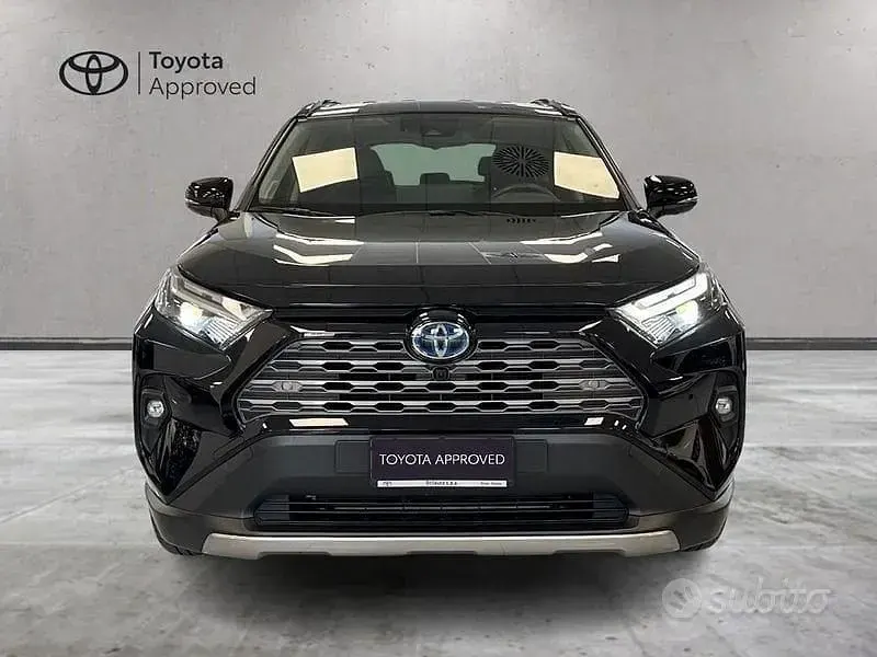 Usata Toyota RAV4 Hybrid Lounge 222 CV (163 kW) 2024 Nero SUV