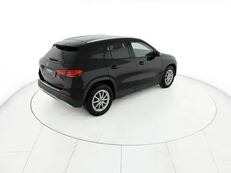 Usata Mercedes GLA180 Executive 116 CV (85 kW) 2022 Nero SUV
