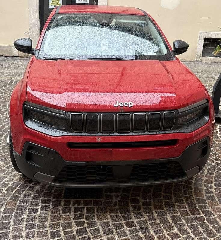 Usata Jeep Avenger Longitude 101 CV (74 kW) 2025 Rosso SUV