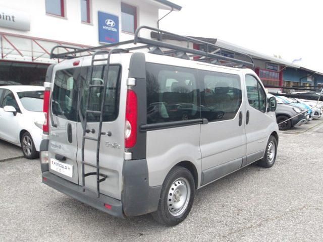 Usata Renault Trafic 115 CV (84 kW) 2008 Argento Monovolume