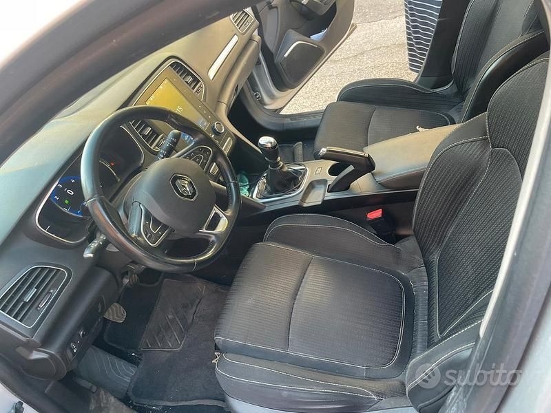 Usata Renault Mégane GrandTour 116 CV (85 kW) 2020 Grigio Station wagon