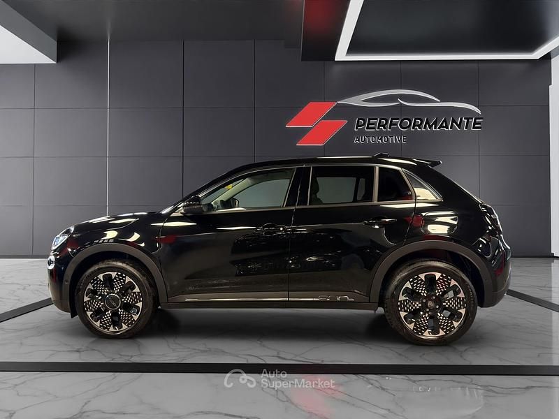 Usata Fiat 600 La Prima 110 CV (80 kW) 2025 Nero SUV