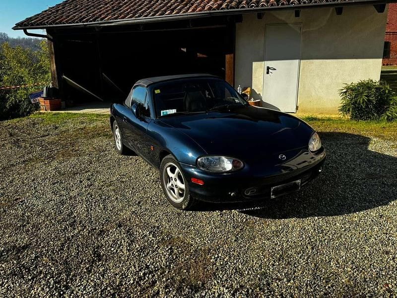 Usata Mazda MX5 110 CV (80 kW) 1998 Montego blue Cabrio