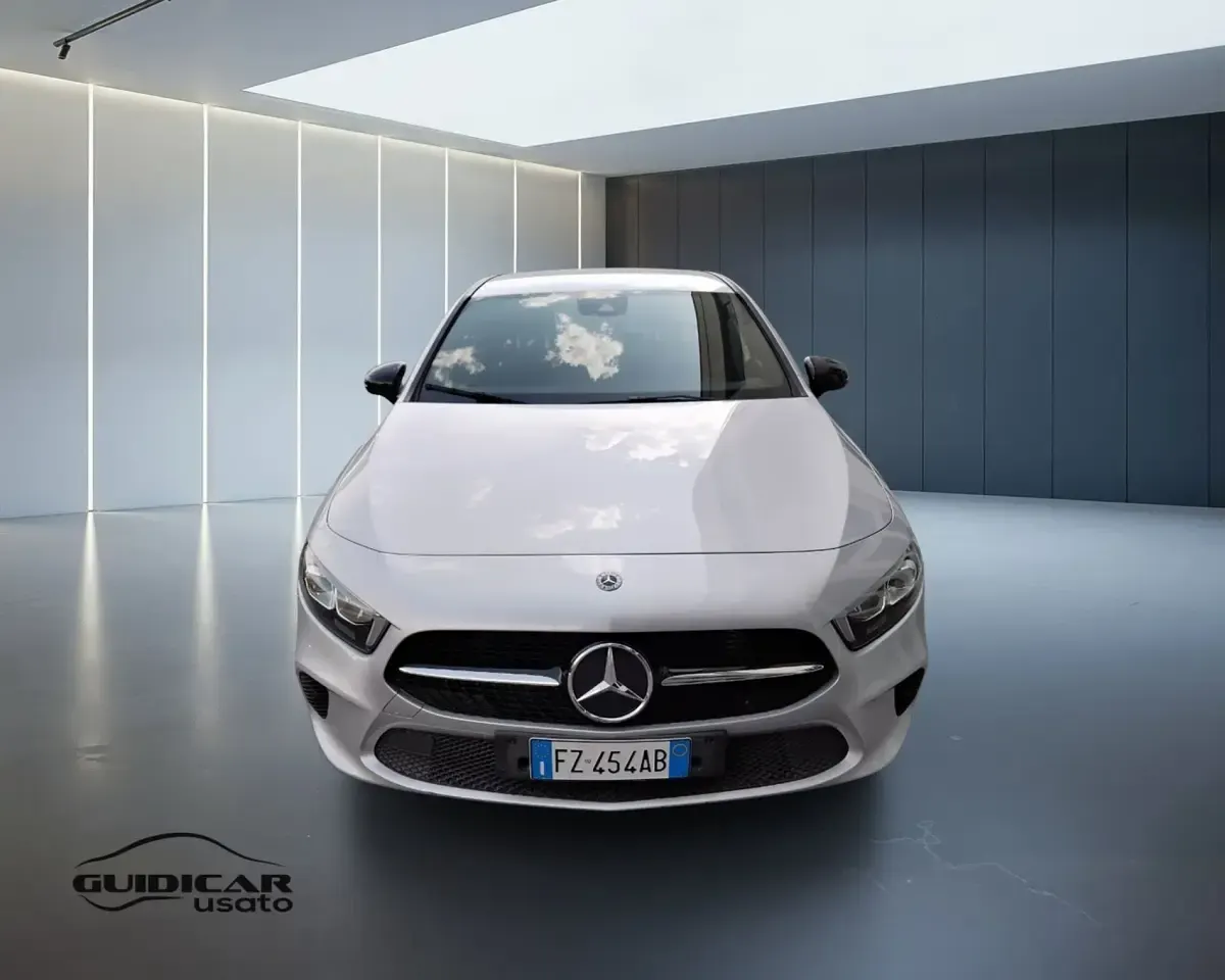 Usata Mercedes A180 116 CV (85 kW) 2020 Argento Utilitaria