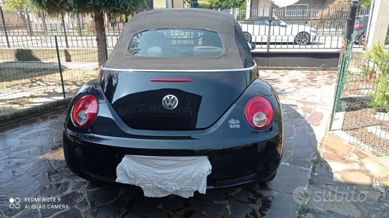 Usata VW Beetle 105 CV (77 kW) 2008 Nero Cabrio
