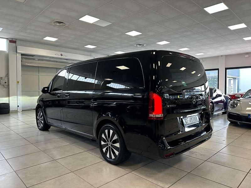 Usata Mercedes V250 Exclusive 190 CV (139 kW) 2021 Nero Monovolume