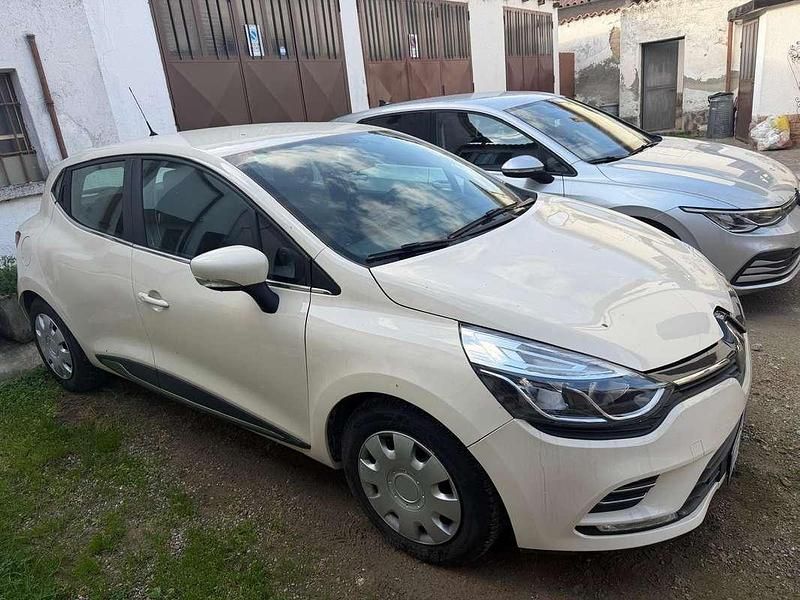 Usata Renault Clio IV Zen 75 CV (55 kW) 2018 Beige Berlina